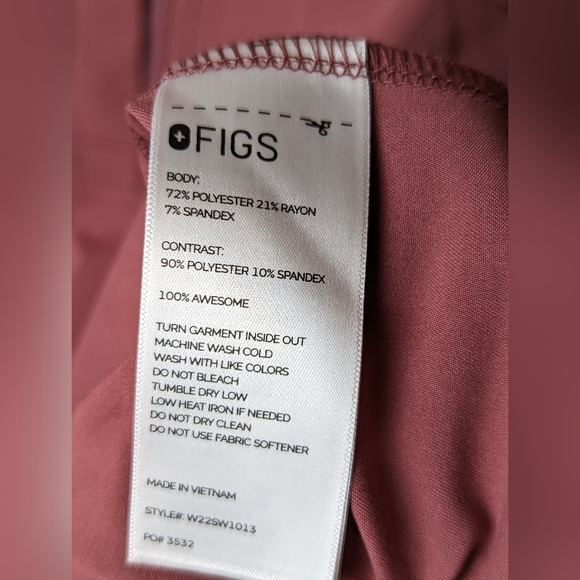 Figs Rafaela Silhouette Oversized Scrub Top w/ Chest Pockets - Mauve & Neon Pink - Picture 10 of 11